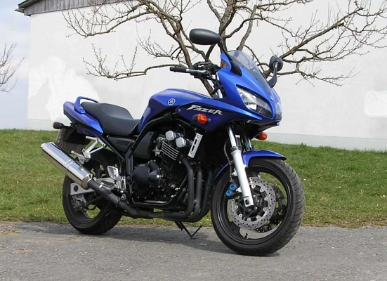 Yamaha FZS 600