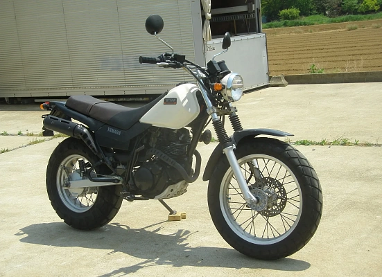 Yamaha TW 225
