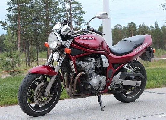 Suzuki GSF 750