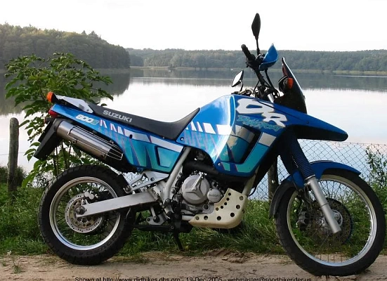 Suzuki DR 800S