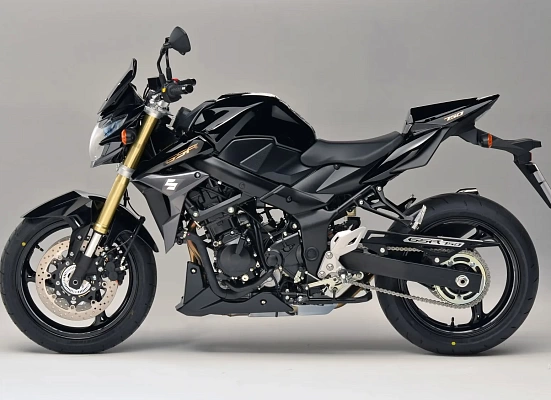 Suzuki GSR 750