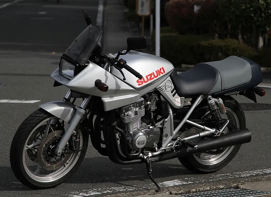 Suzuki GSX400S