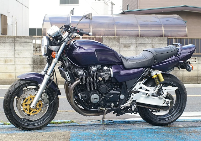 Yamaha XJR 1200