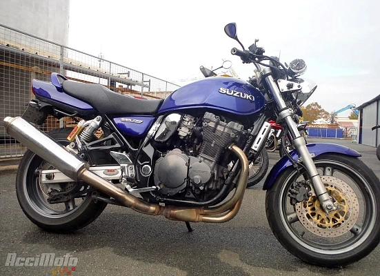 Suzuki GSX 750