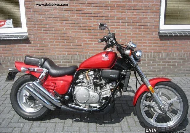 Honda VF 750 Magna