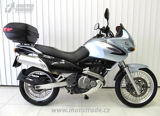 Suzuki XF 650
