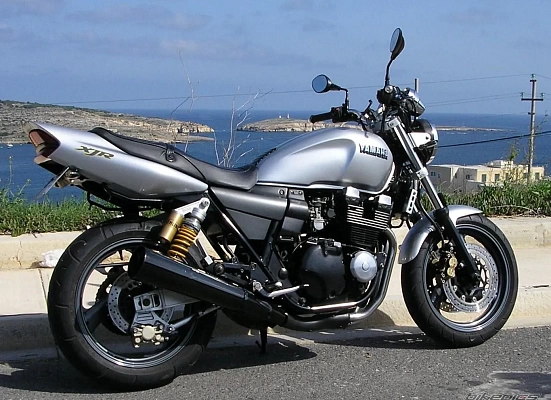 Yamaha XJR 400