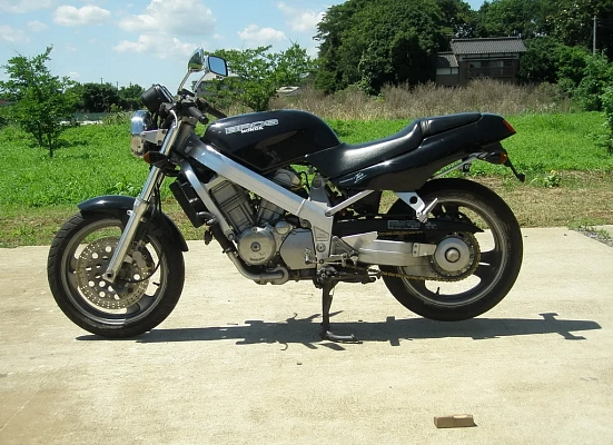 Honda Bros 400 (NT400)