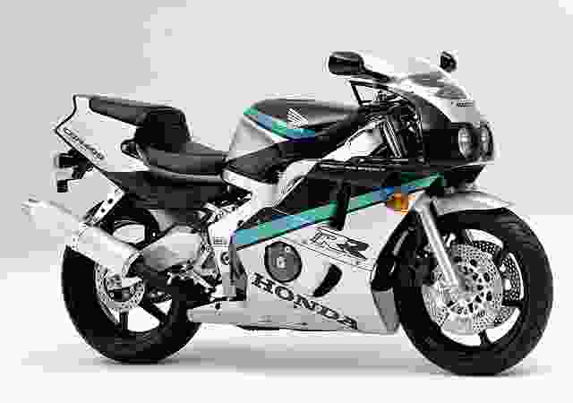 CBR 400 (CBR400RR)