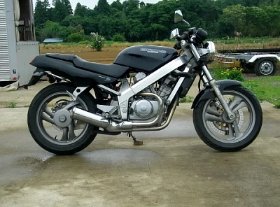 Honda Bros 400 (NT400)
