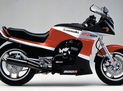 Kawasaki GPZ900R