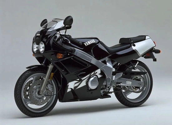 Yamaha FZR 600