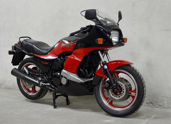 Kawasaki GPZ 750