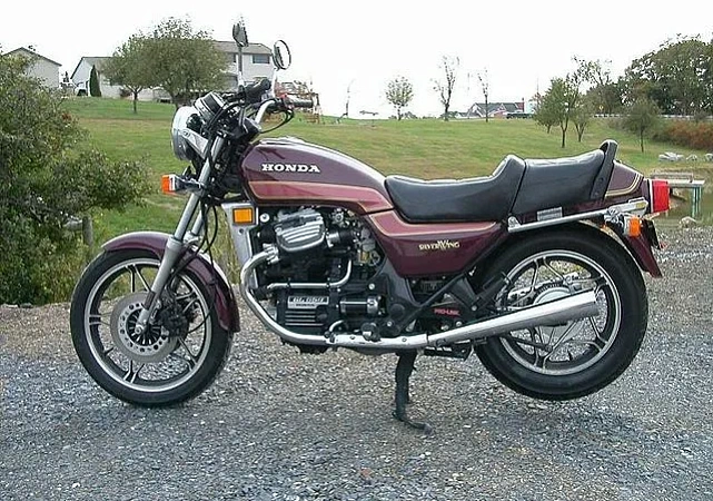 Мотоцикл Honda GL650 - энциклопедия портала MotoHook Honda GL650
