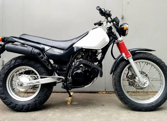 Yamaha TW 225
