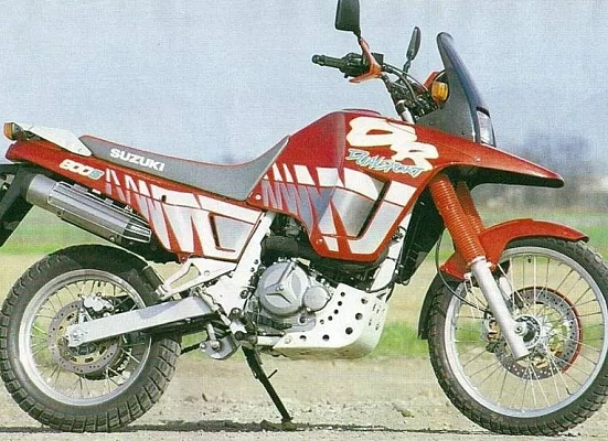 Suzuki DR 800S