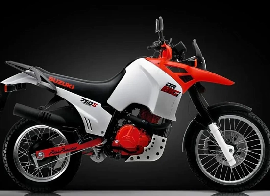 Suzuki DR 750S