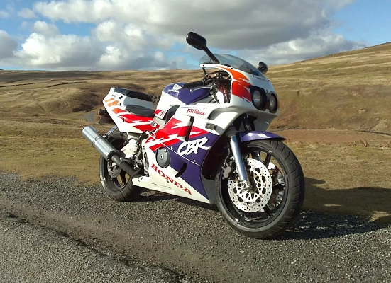 Honda CBR 400 (CBR400RR)