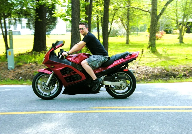 Мотоцикл Suzuki RF 600 - энциклопедия портала MotoHook Suzuki RF 600