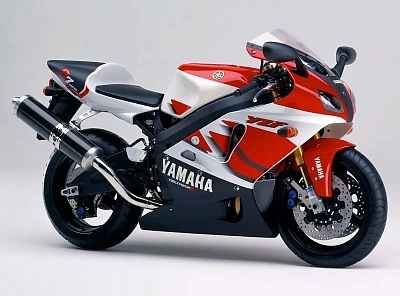 Yamaha R7