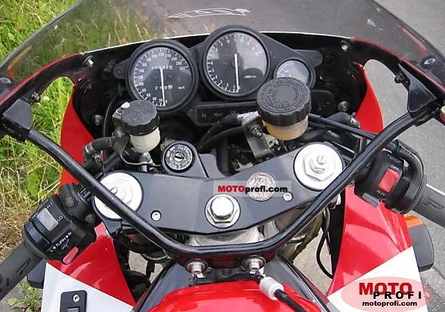 Мотоцикл Yamaha YZF750 - энциклопедия портала MotoHook Yamaha YZF750