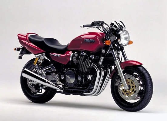 Yamaha XJR 1200