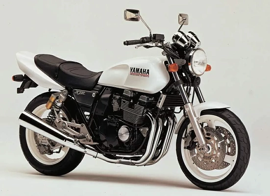 Yamaha XJR 400